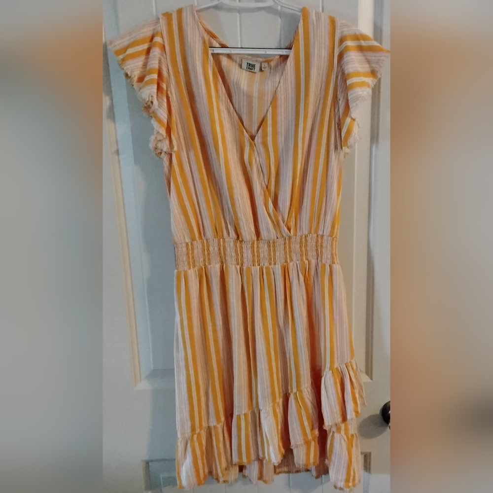 True Craft Frayed Hem Striped Layered Mini Dress Size Large ♥️